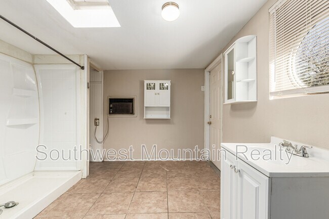 Building Photo - 10546 E Boise St