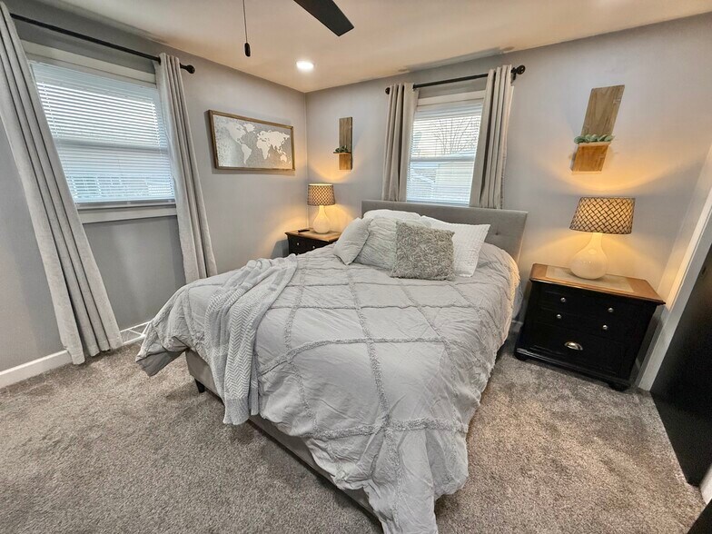 Building Photo - 1513 Rockdale St