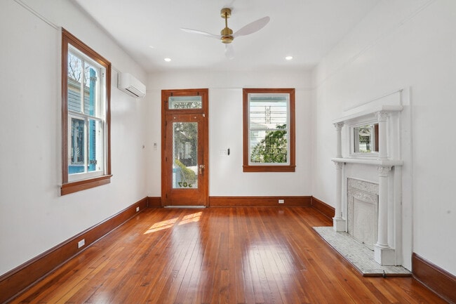 Building Photo - 507-09 Short St