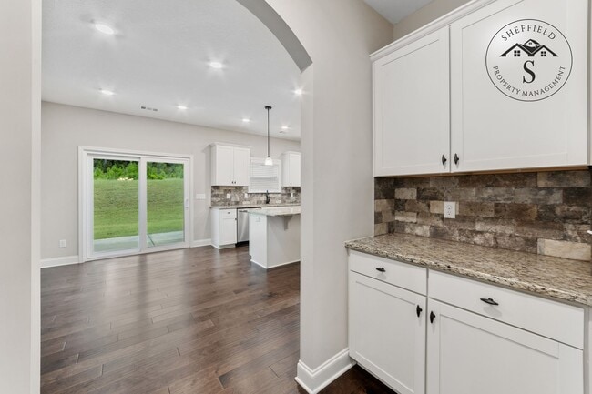 Building Photo - 7772 Coppice Dr