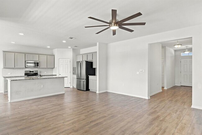 Building Photo - 609 Falkland Trace
