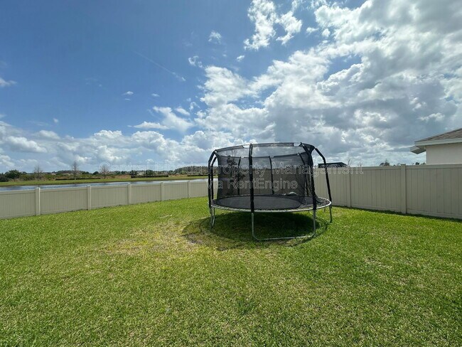 Building Photo - 373 Pineywoods St