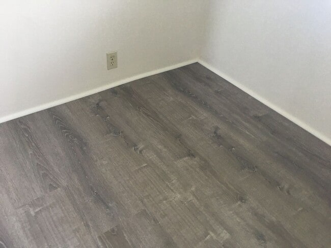 Building Photo - Nice 3BR/1BA in lower Kaumana