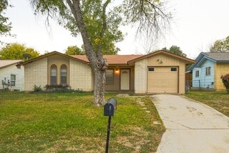 Building Photo - 209 Royal Dr