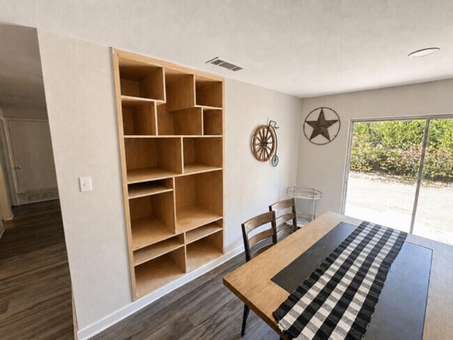 Building Photo - 1300 Timberlake Cir
