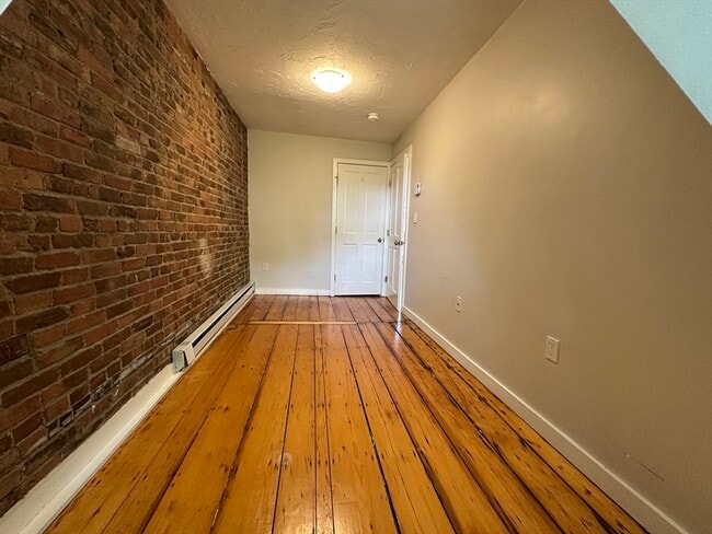 Building Photo - 26 E Springfield St