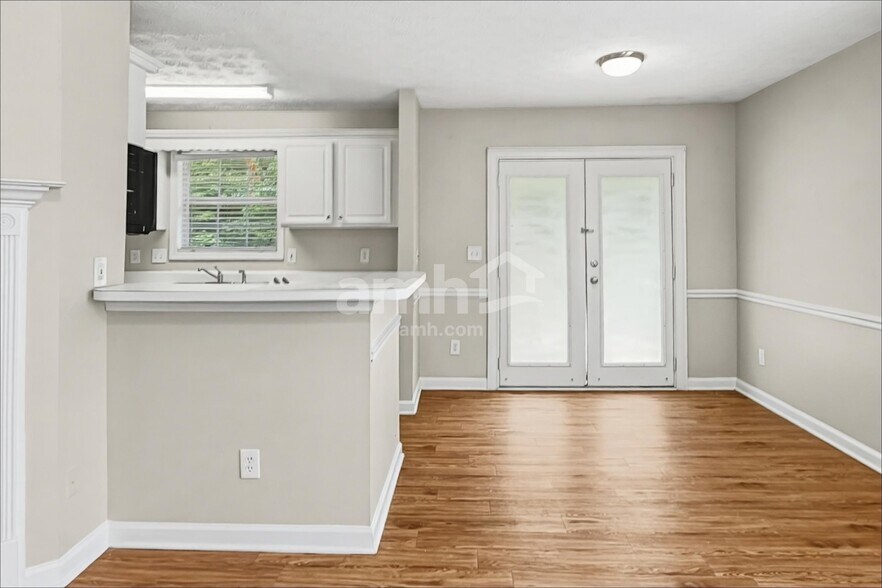 Building Photo - 105 Unity Cove