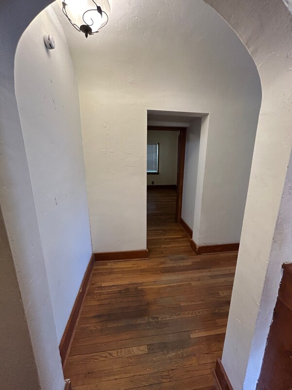 Building Photo - 433 E 23rd St