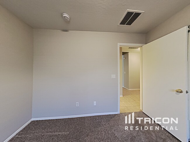 Building Photo - 25683 W St Kateri Dr