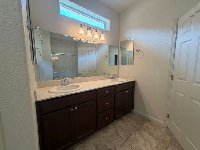 Building Photo - Reno Rental Finders - 9225 Sassafras Trail Reno, NV 89523