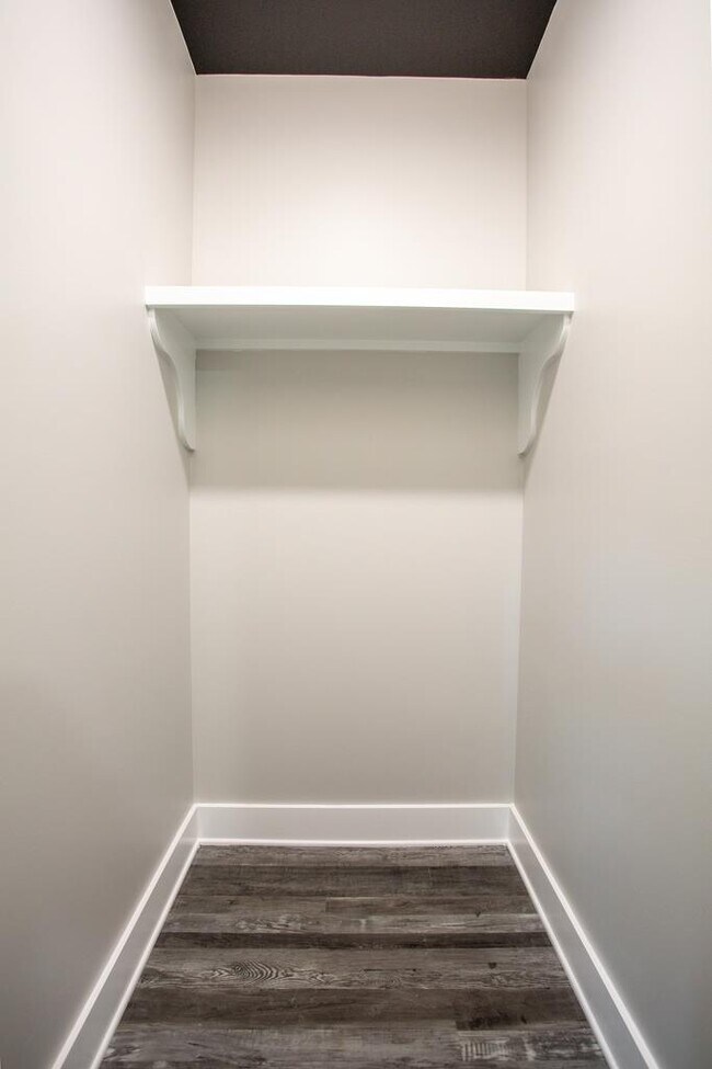 Building Photo - 823 Meridian Rd