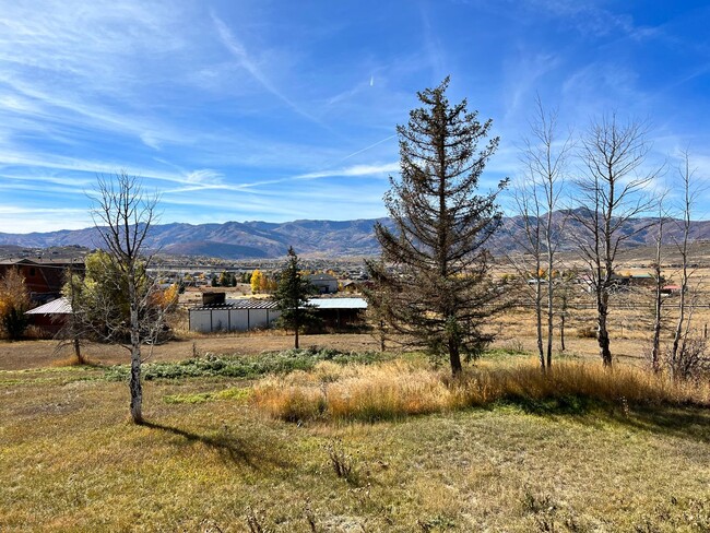 Building Photo - SILVER CREEK HORSE PROPERTY