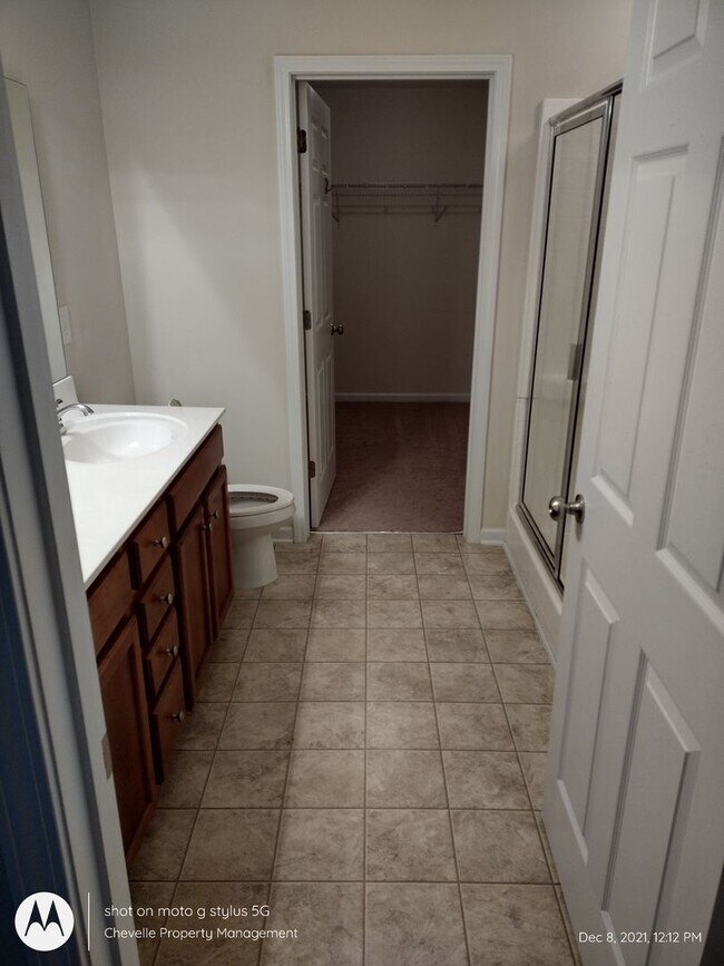 Building Photo - Beautiful 5 bedroom FOR RENT