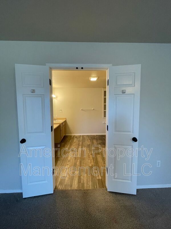 Building Photo - 12946 E 31st Ct