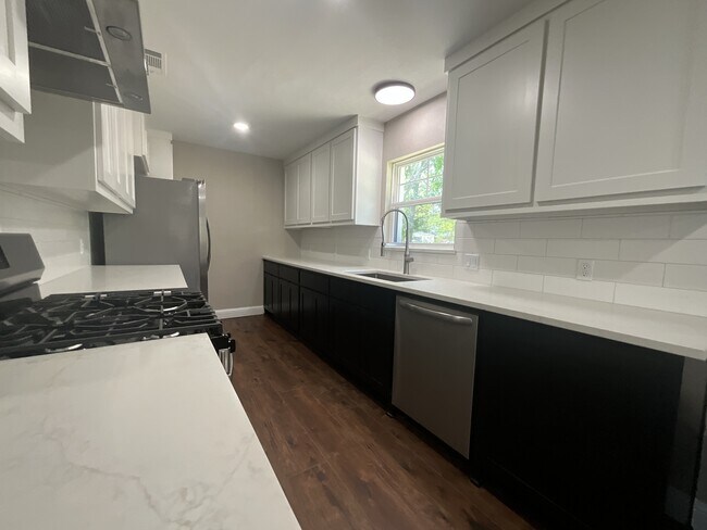 Building Photo - 261 Bois D Arc St