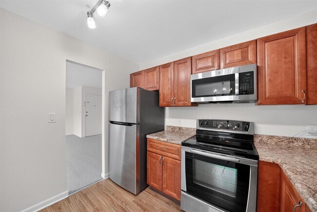 Building Photo - 16 Scarborough Ln