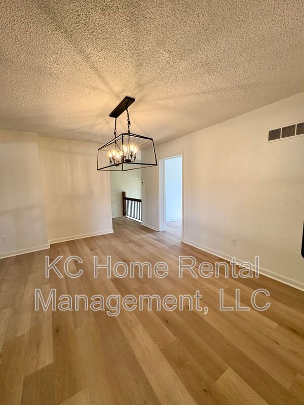 Building Photo - 10205 CedarBrooke Ln
