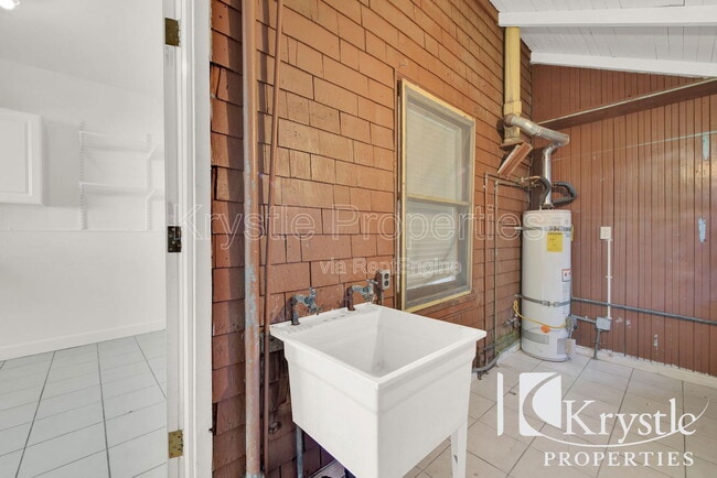 Building Photo - 515 Monterey St