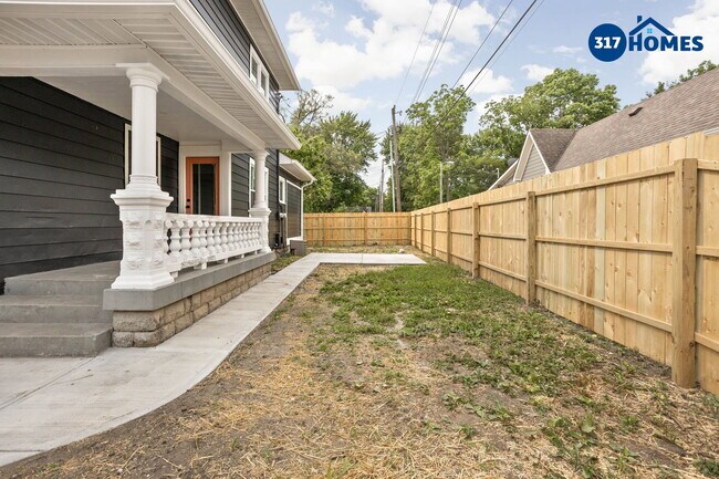 Building Photo - 1229 Cottage Ave