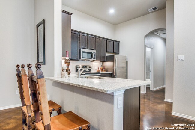 Building Photo - King Street Luxury Duplex