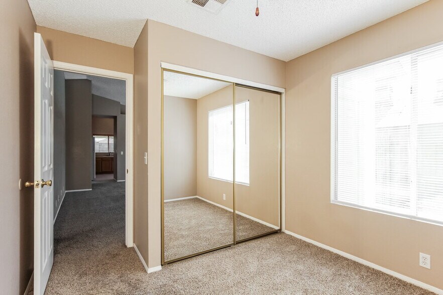 Building Photo - 3618 W Creedance Blvd