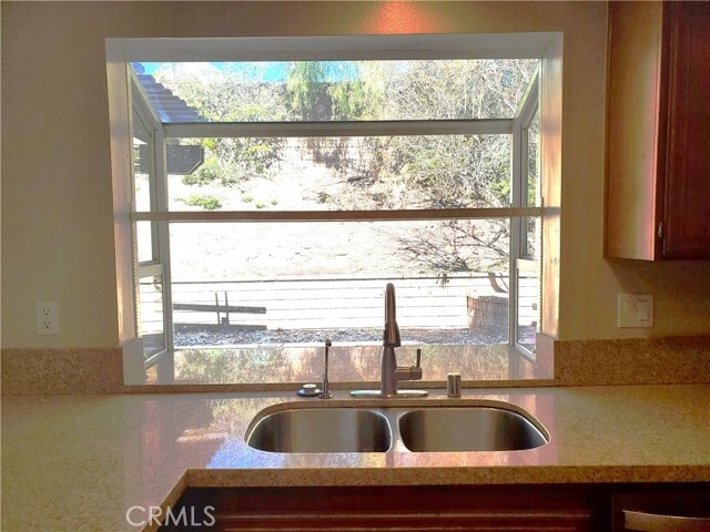 Building Photo - 2173 Seaview Dr