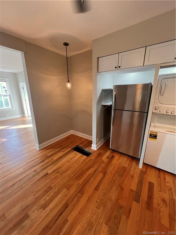 Renovated kitchen - 303 Quaker Ln S