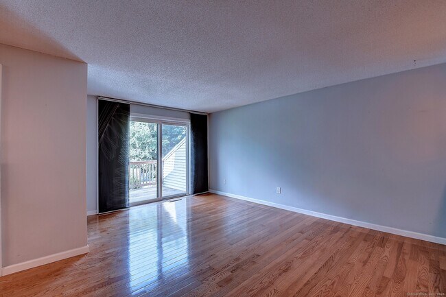 Building Photo - 28 Dutton Pl Way