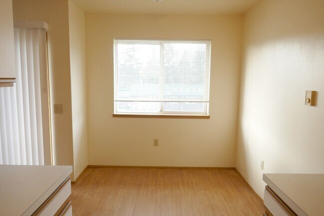 Building Photo - 516 Jetty St