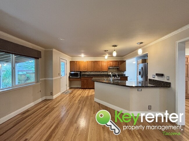 Building Photo - Spacious 5-Bedroom Home in Secluded Cul-De...