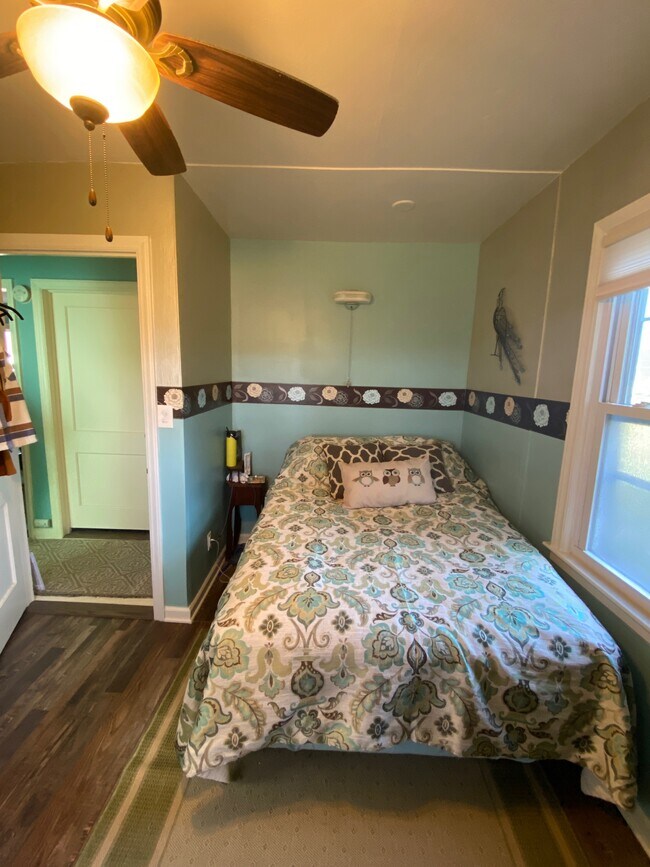 Building Photo - 167 Peacock Walk