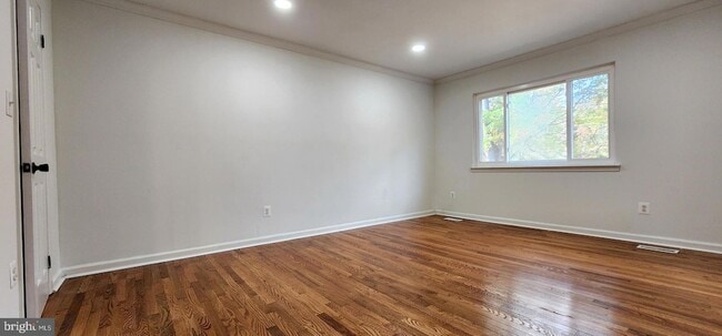 Building Photo - 7902 San Leandro Pl