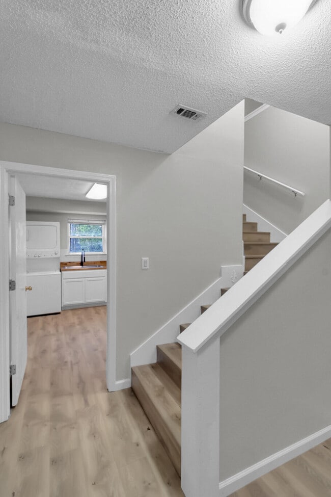 Building Photo - 300 Wildwood St