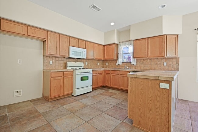 Building Photo - Bright Tierra Contenta Retreat