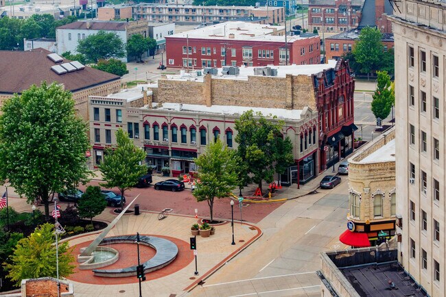 Building Photo - 101 Algoma Blvd