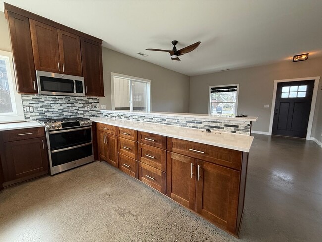 Building Photo - Fantastic 3 Bed/2 Bath Single Family Home in SE Bend