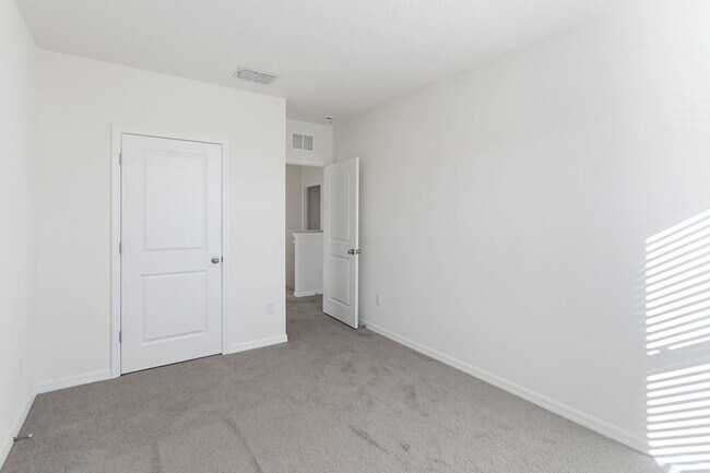 Building Photo - 5557 Birch River Trl