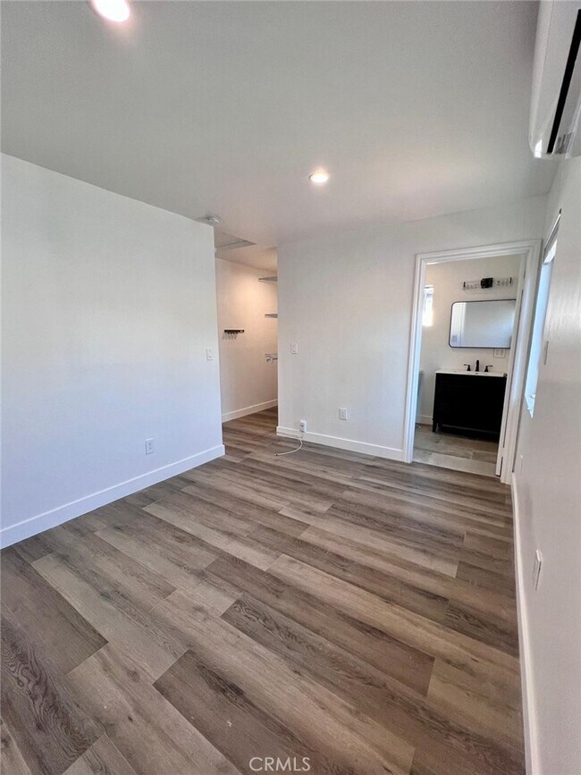 Building Photo - 6445 Tujunga Ave