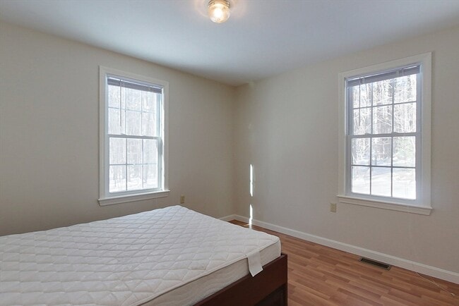 Building Photo - 661 South Rd