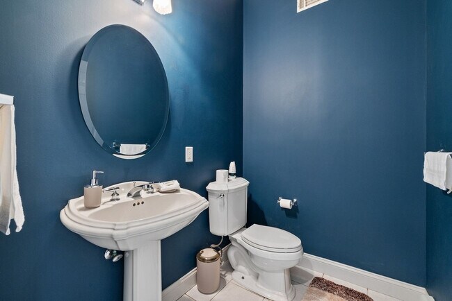 Building Photo - 321 Museum Village Rd