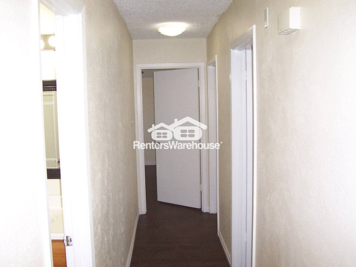 Building Photo - 1120 Southwestern Dr
