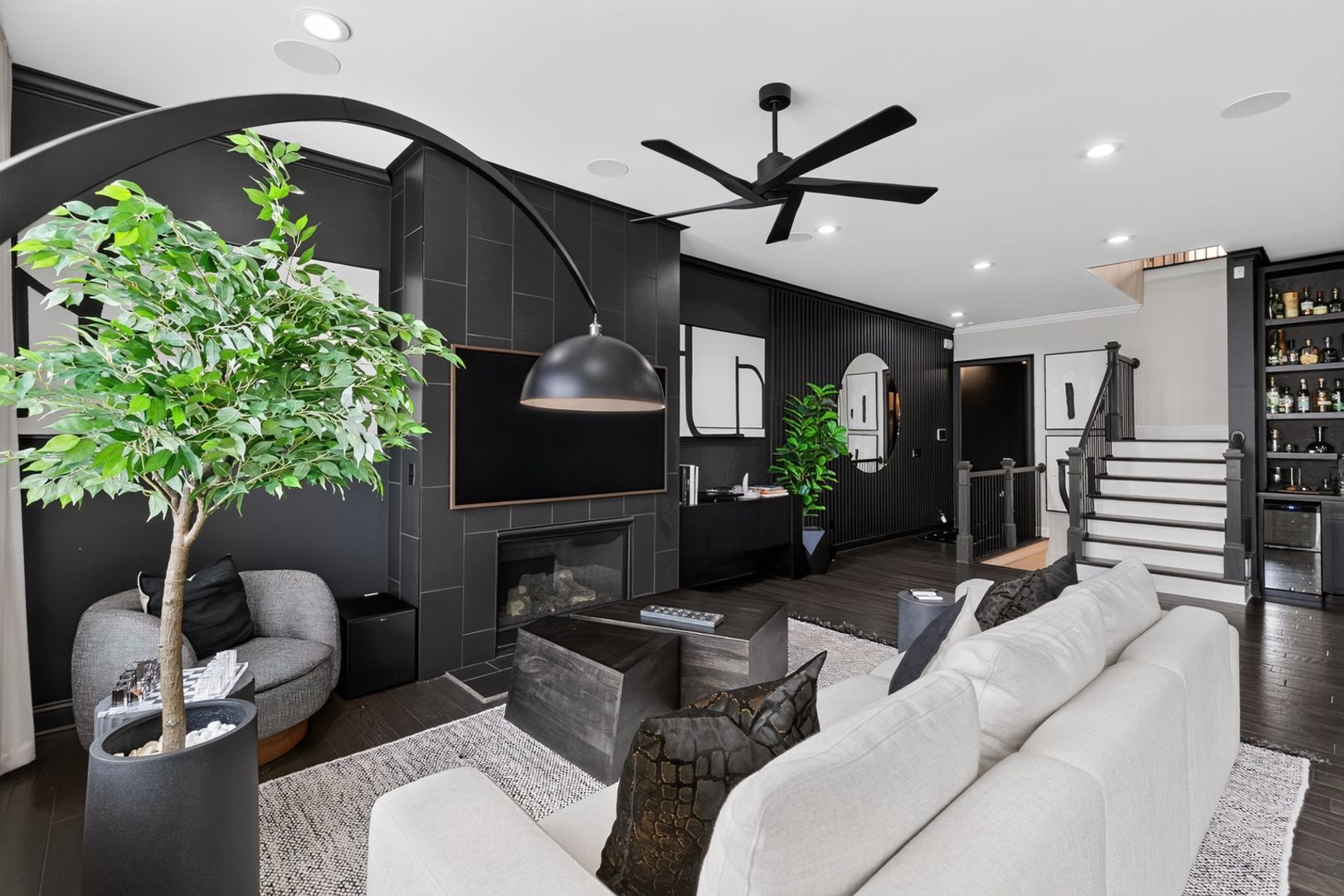 Building Photo - 3487 Fenton Dr