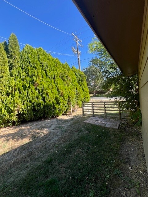 Building Photo - 2 bed 1 bath duplex Garden City!