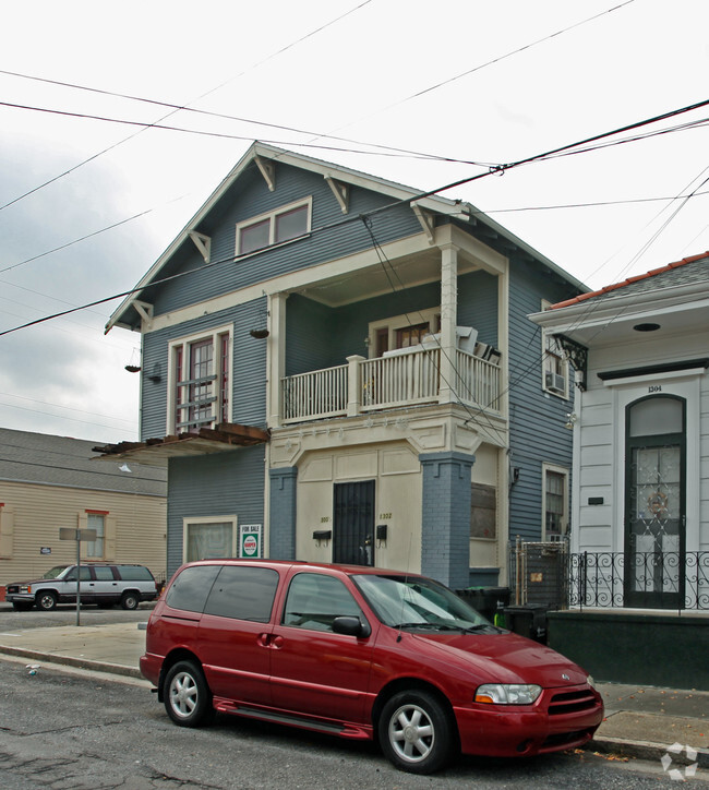 Building Photo - 1300-1302 Ursulines Ave