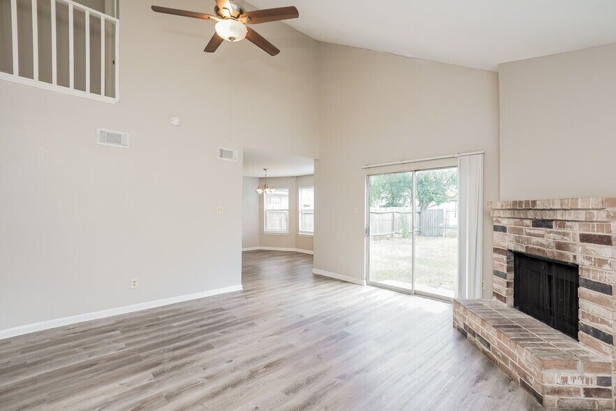 Building Photo - 5907 Beaconridge Dr