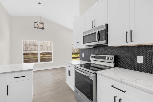 Building Photo - 350 Lakebreeze Cir