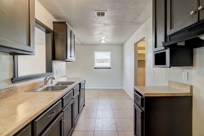 Building Photo - 3 Bed 1.5 Bath Norman