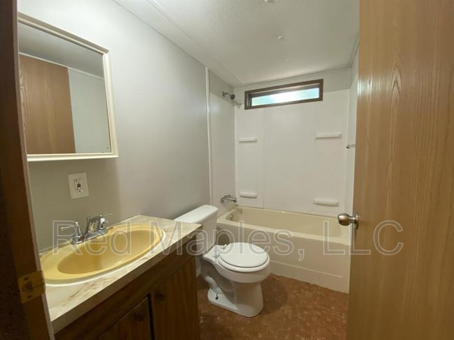 Building Photo - 840 Briny Ln