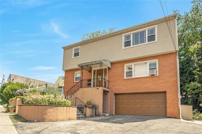 Building Photo - 126 Fisher Ave