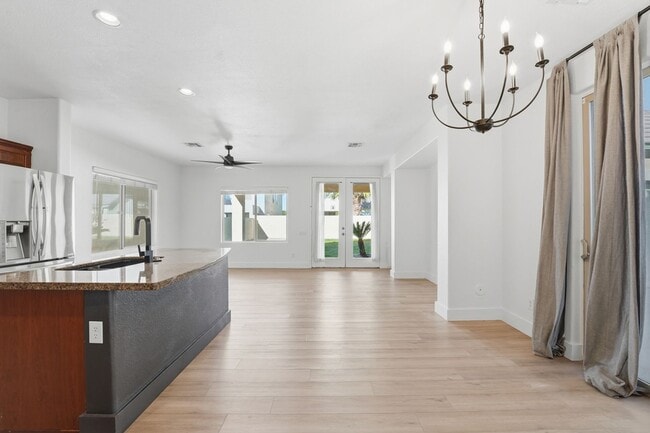 Building Photo - Beautiful 3-bedroom, 2-bathroom residence in the lively city of Mesa, Arizona!